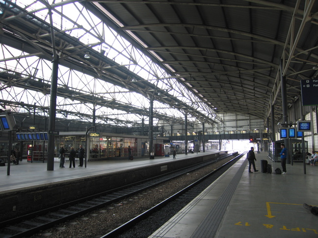 Leeds platform 16 looking east