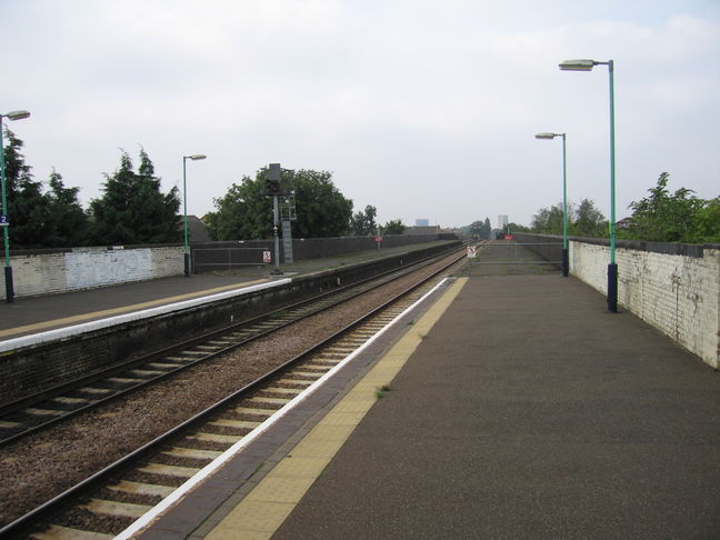 Leytonstone High Road looking
west