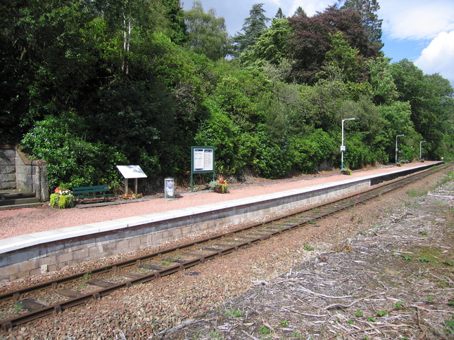 Loch Awe platform from
opposite