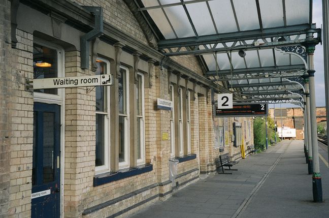 Loughborough platform 2
building