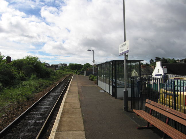 Lympstone Village
shelter