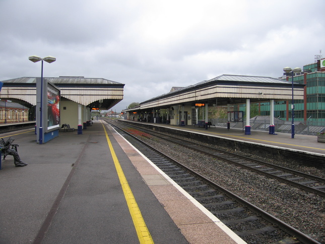 Maidenhead platforms 3, 4, and 5
looking west