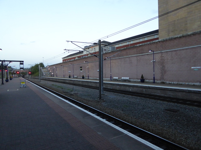 Manchester Airport platforms 1 and 2 looking east