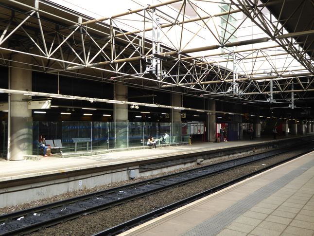 Manchester Victoria platform 4
