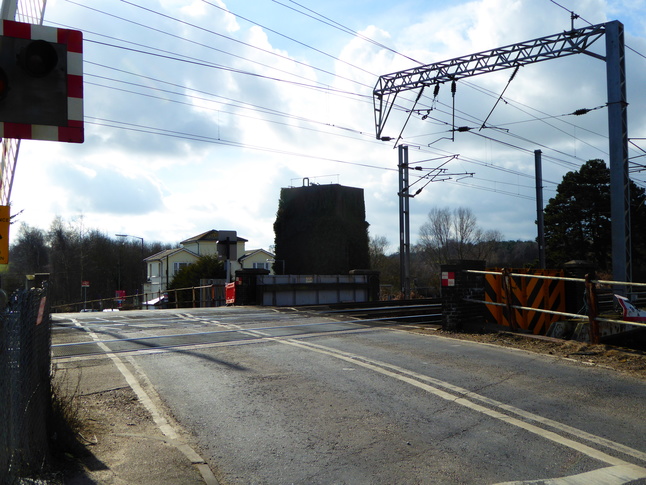 Manningtree level crossing looking south