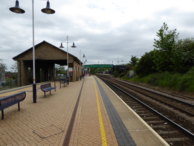 Mansfield Woodhouse platform
2 looking south