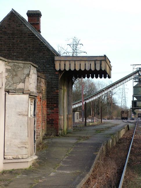 Middleton Towers
platform and shelter