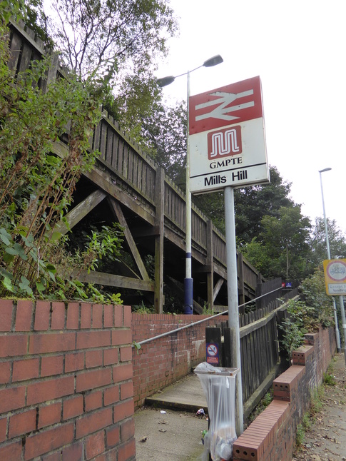 Mills Hill platform 1 steps