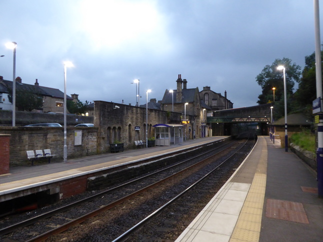 Mossley platforms looking south
