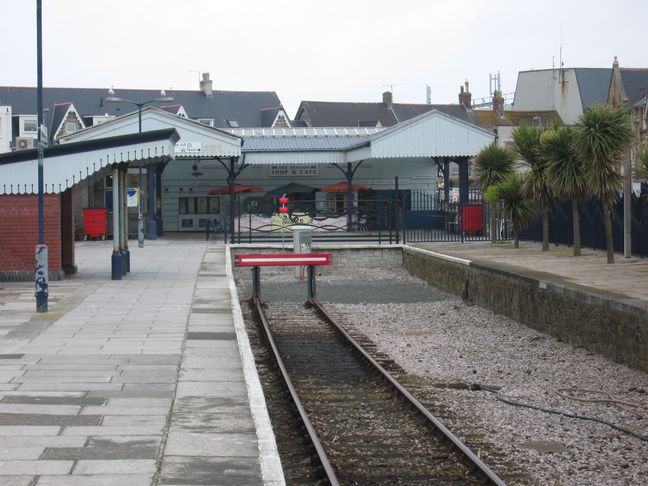 Newquay station building