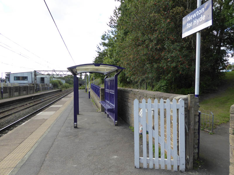 The entrance and shelter on platform 2