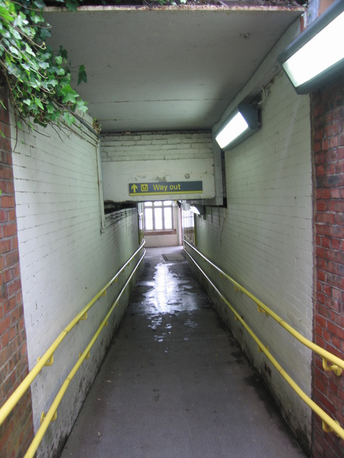 Newton-le-Willows subway