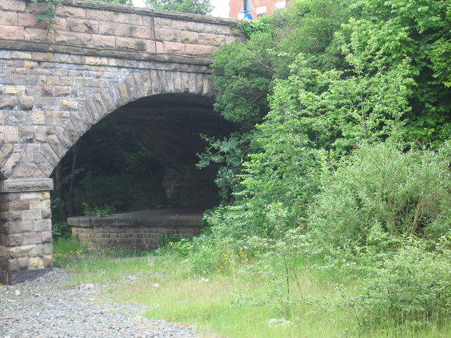 Ormskirk disused
platform under bridge