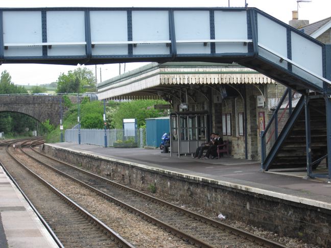 Par platform 1, under the canopy