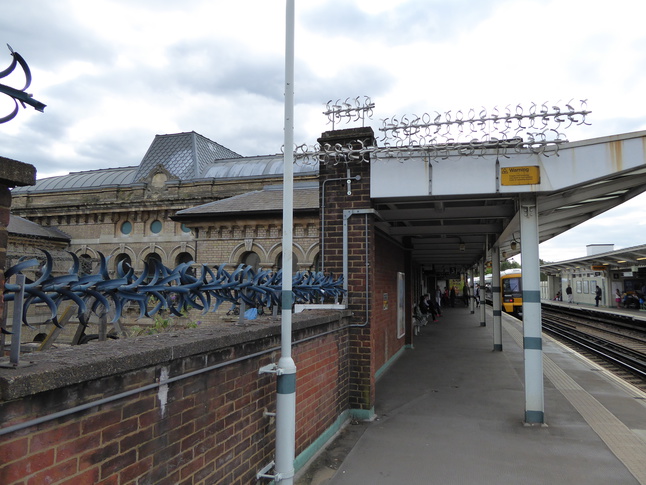 Peckham Rye platform 3 looking east