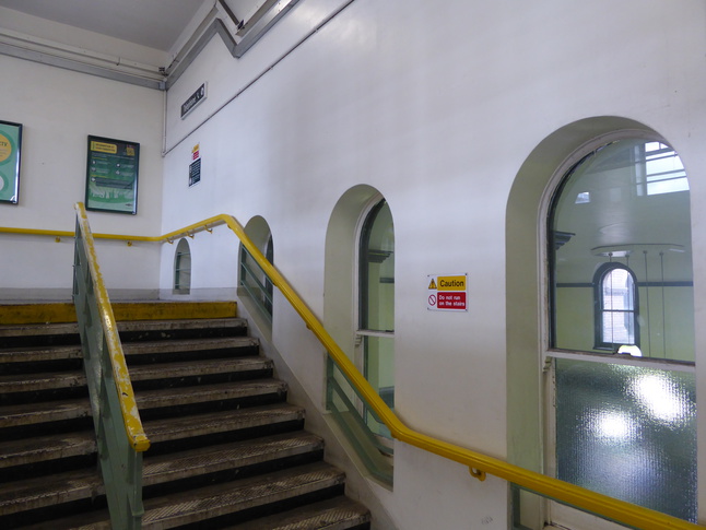 Peckham Rye platform 3 steps