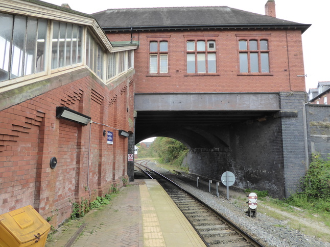 Poulton-le-Fylde platform 2
looking west