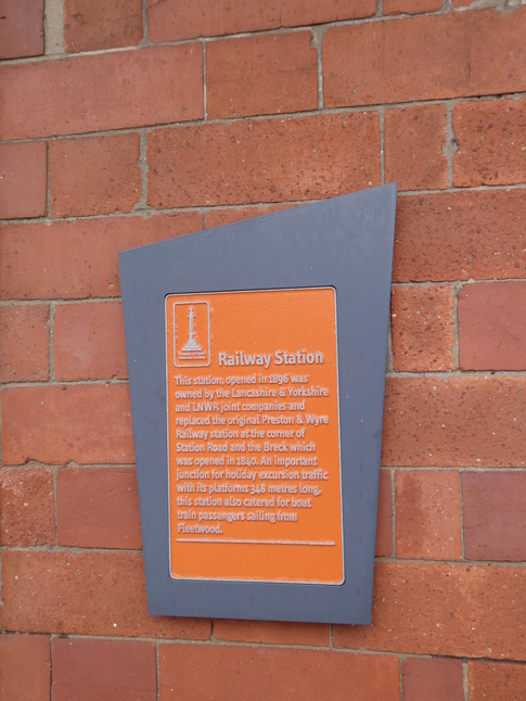 Railway Station - This
station, opened in 1896 was owned by the Lancashire & Yorkshire
and LNWR joint companies and replaced the original Preston & Wyre
Railway station at the corner of Station Road and the Breck which was
opened in 1840.  An important junction for holiday excursion traffic
with its platforms 348 metres long, this station also catered for boat
train passengers calling from Fleetwood