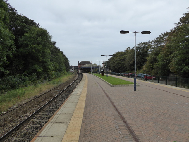 Poulton-le-Fylde platforms
looking west