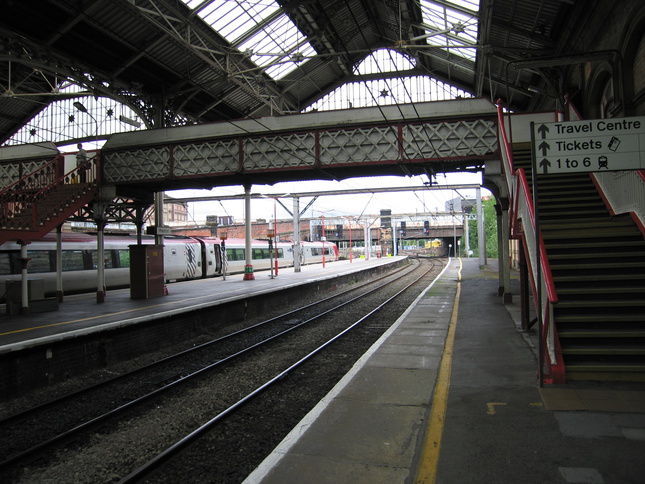 Preston platforms 6 and 7 footbridge