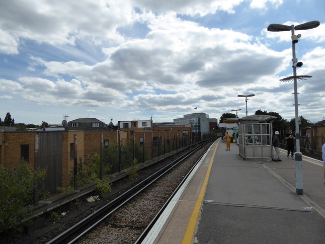 Queens Road Peckham platform 2
looking south