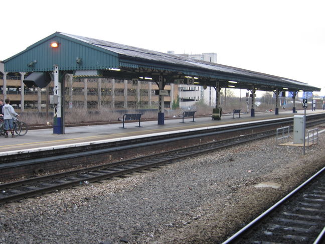 Reading platforms 9 and 10