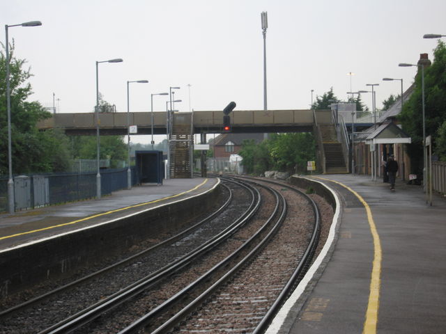 Redbridge platforms and
footbridge