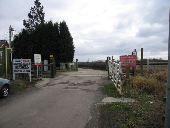 Rolleston level crossing from the
road