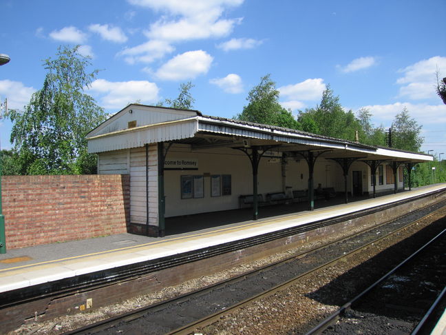 Romsey platform 1