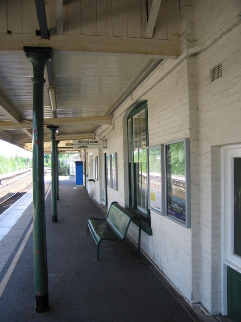 Romsey platform 2 under
canopy