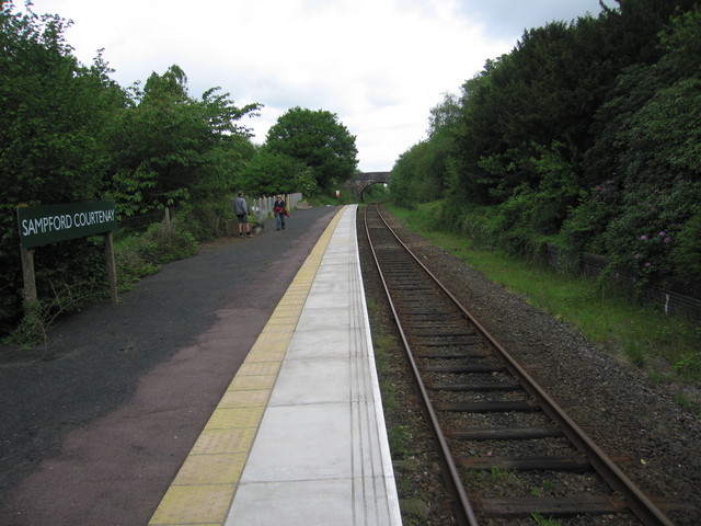 Sampford Courtenay platform
looking east