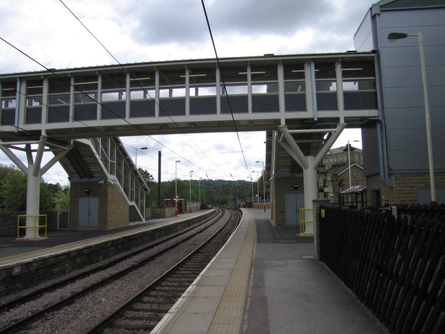 Shipley platforms 3 and 4 footbridge