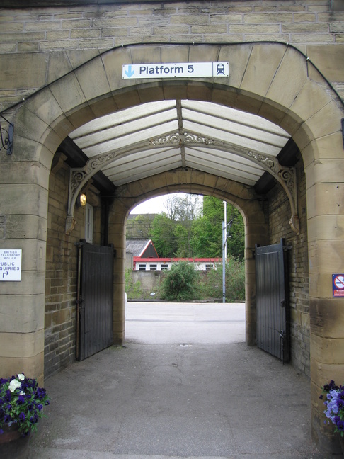 Shipley gateway to platform 5