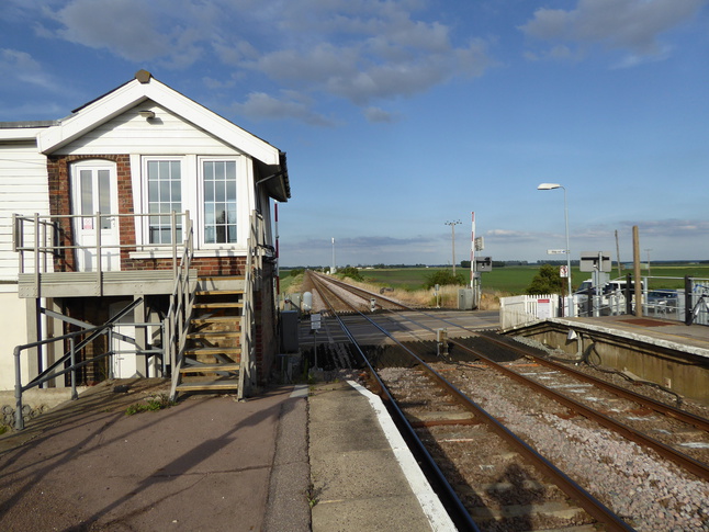 Shippea Hill signalbox and level
crossing