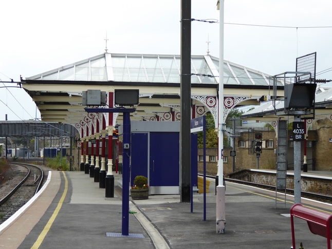 Skipton platforms 3 and 4 canopy