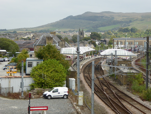 Skipton looking east from
bridge