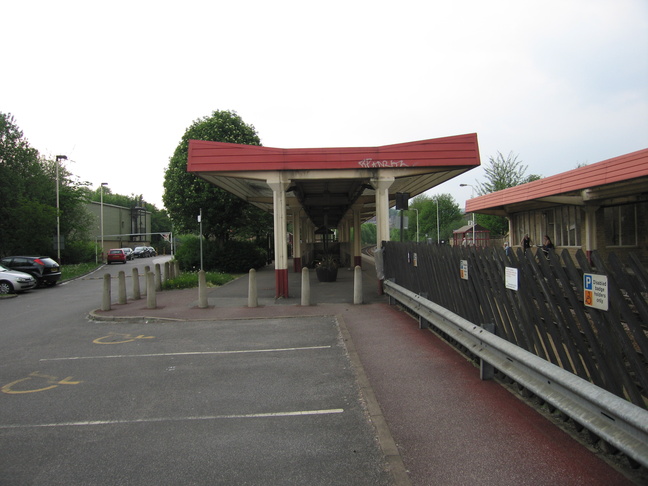 Sowerby Bridge platform 1
canopy