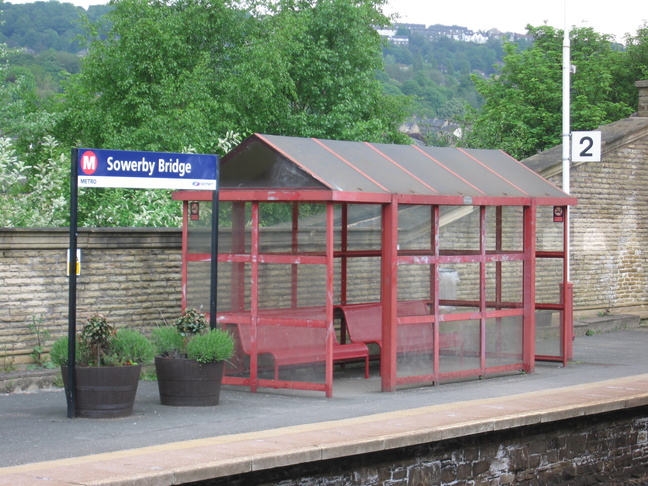 Sowerby Bridge platform 2
shelter