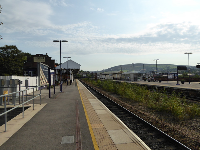 Stalybridge platform 4 looking east