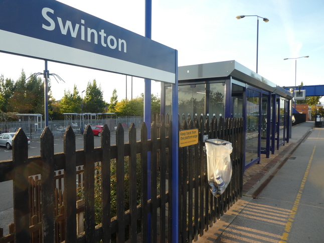 Swinton platform 1 shelter