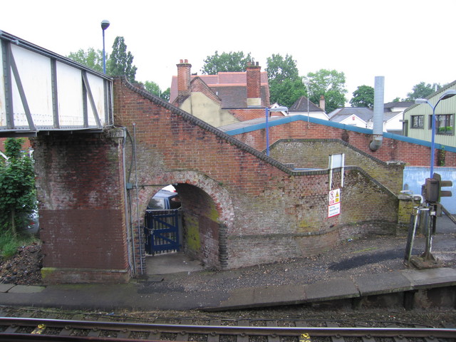 Totton footbridge and gate