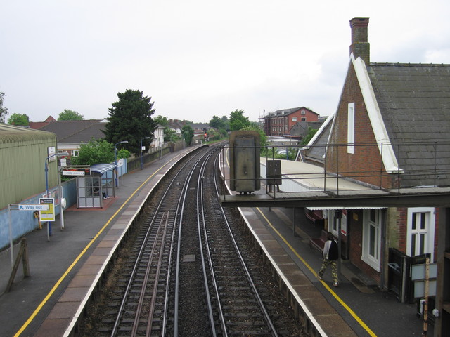 Totton from footbridge looking
west