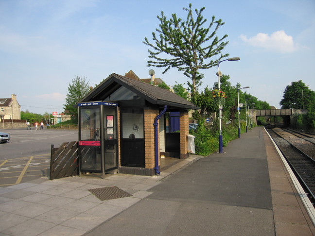 Trowbridge platform 2 shelter