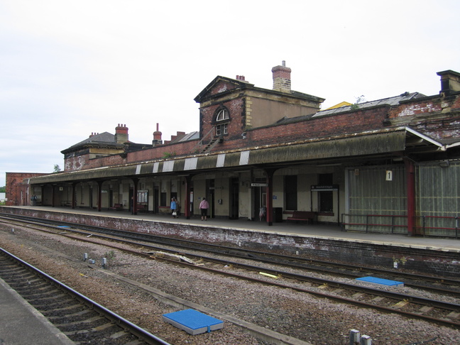 Wakefield Kirkgate platform 1