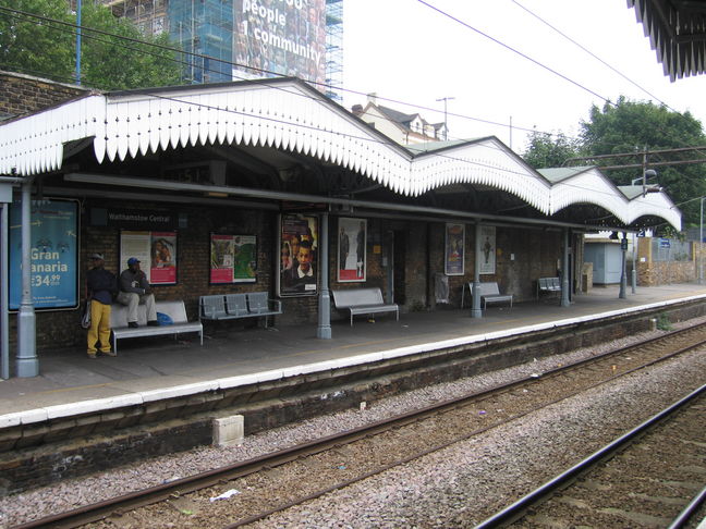 Walthamstow Central platform
2