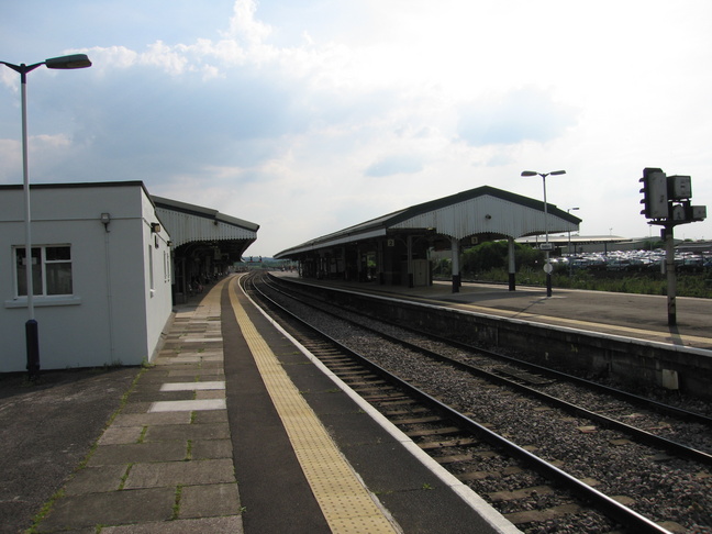Westbury platforms looking west