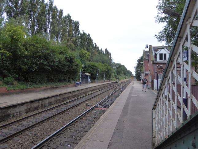 Woodley platforms looking south