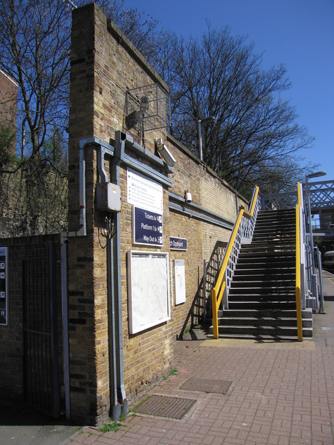 Woolwich Dockyard platform 2
steps