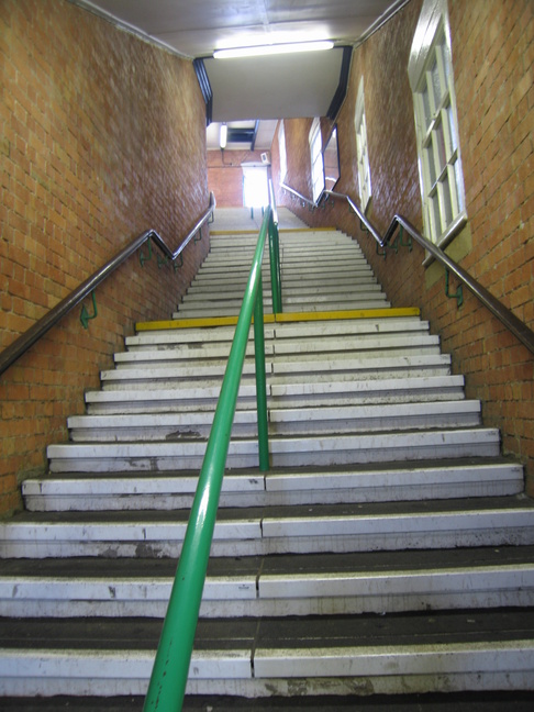 Worcester Foregate
Street platform 1 steps
