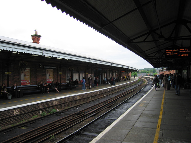 Worcester Foregate
Street platforms 1 ans 2 looking east